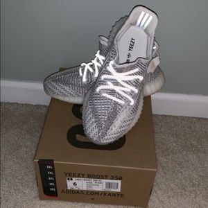 YEEZY BOOST 350